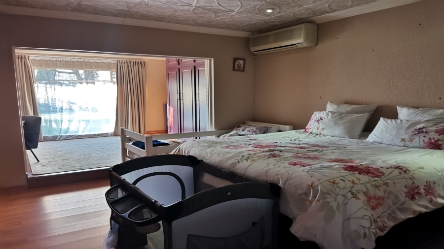 5 Bedroom Property for Sale in Miederpark North West